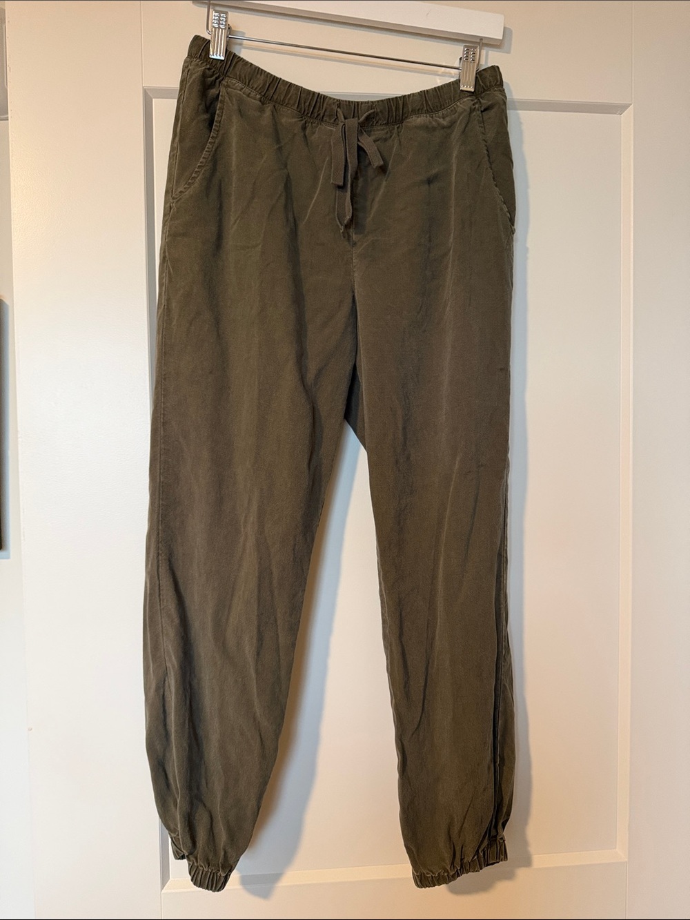 cloth & stone Olive Green Drawstring Joggers